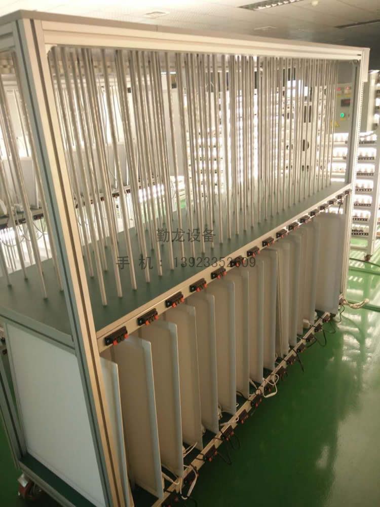 Flat lamp aging rack